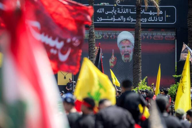 Hezbollah leader says no objection to meeting with Syrian authorities